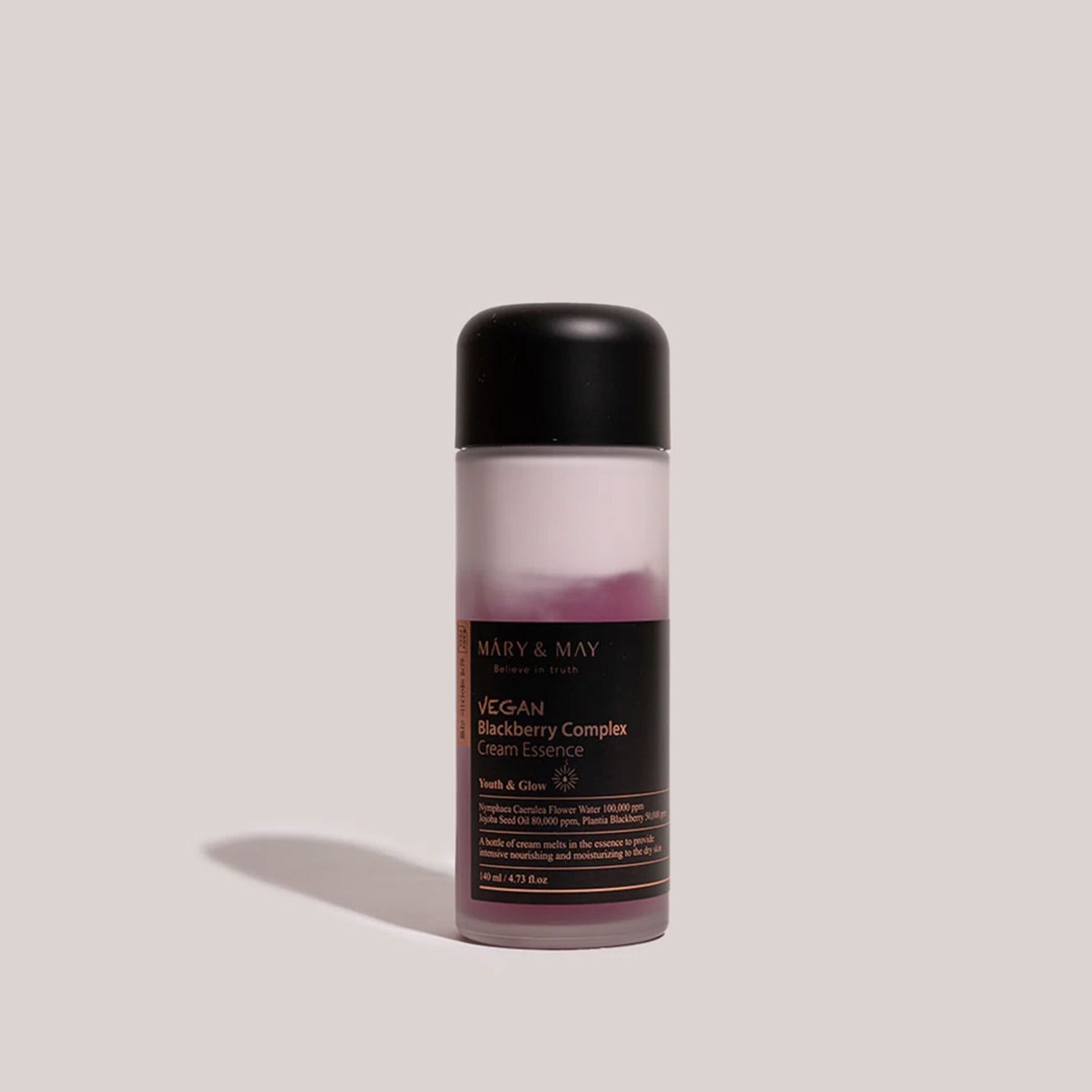 This vegan cream essence combines the power of blackberry with anti-aging benefits. Buy anti-aging cream product and other skincare essentials at the best online skincare stores. 